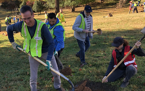 DC Front Runners Honor Dead Members With Tree Memorials